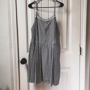 Navy & White pinstripe dress🌞